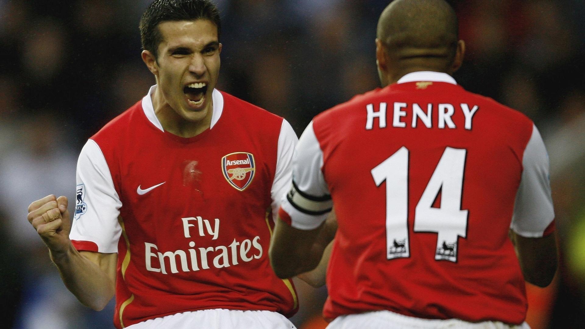 巴黎新星崛起，迪福盛赞埃基蒂克顶级九号位天赋